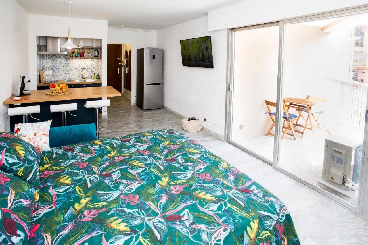 Romantic Sea View Studio, Steps Away From The Beach Antibes Esterno foto